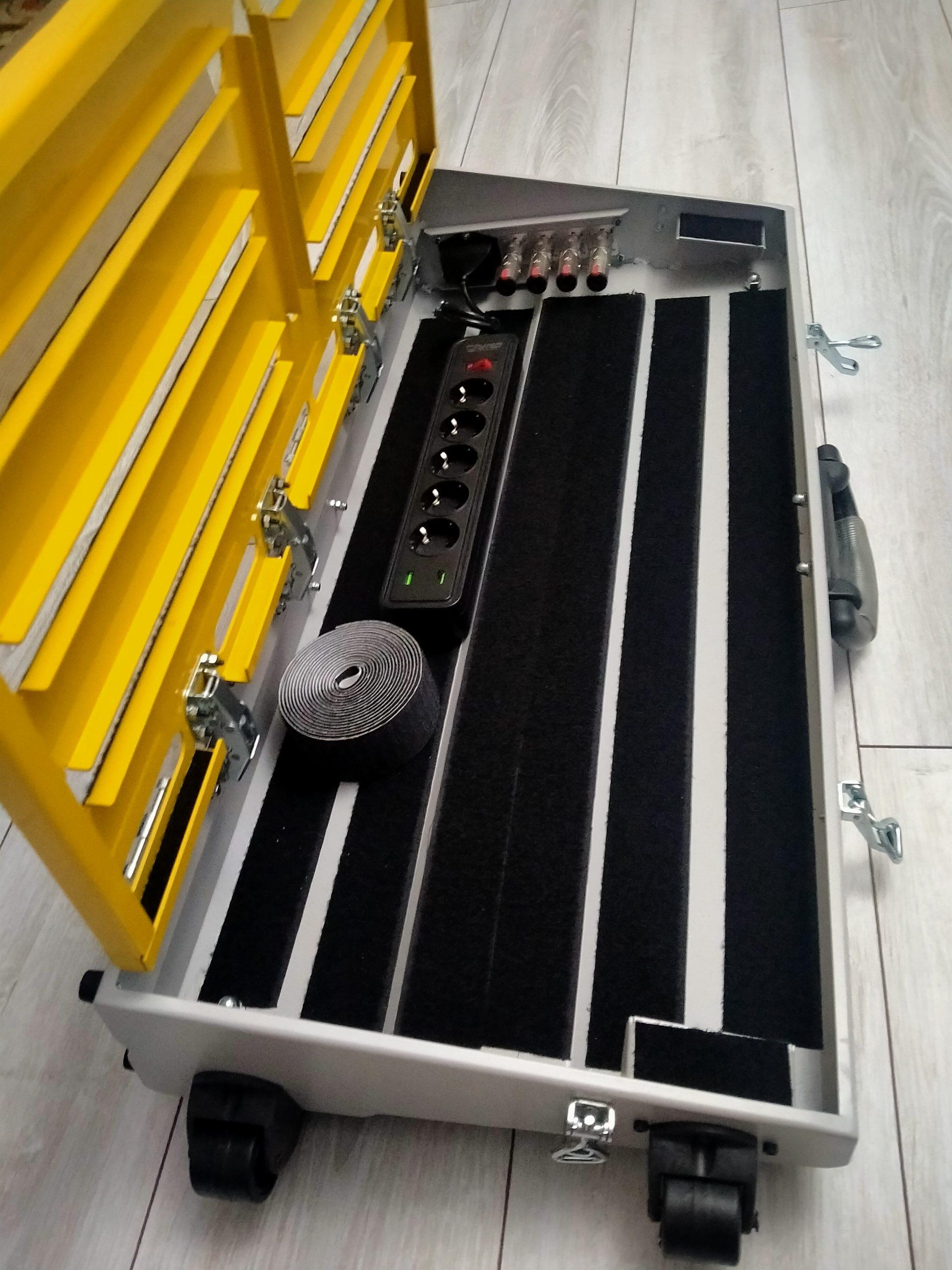 Özel tasarım kompakt pedalboard