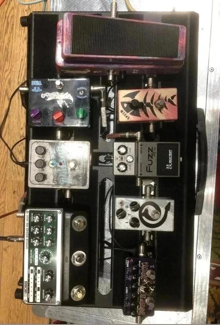 Özel tasarım kompakt pedalboard