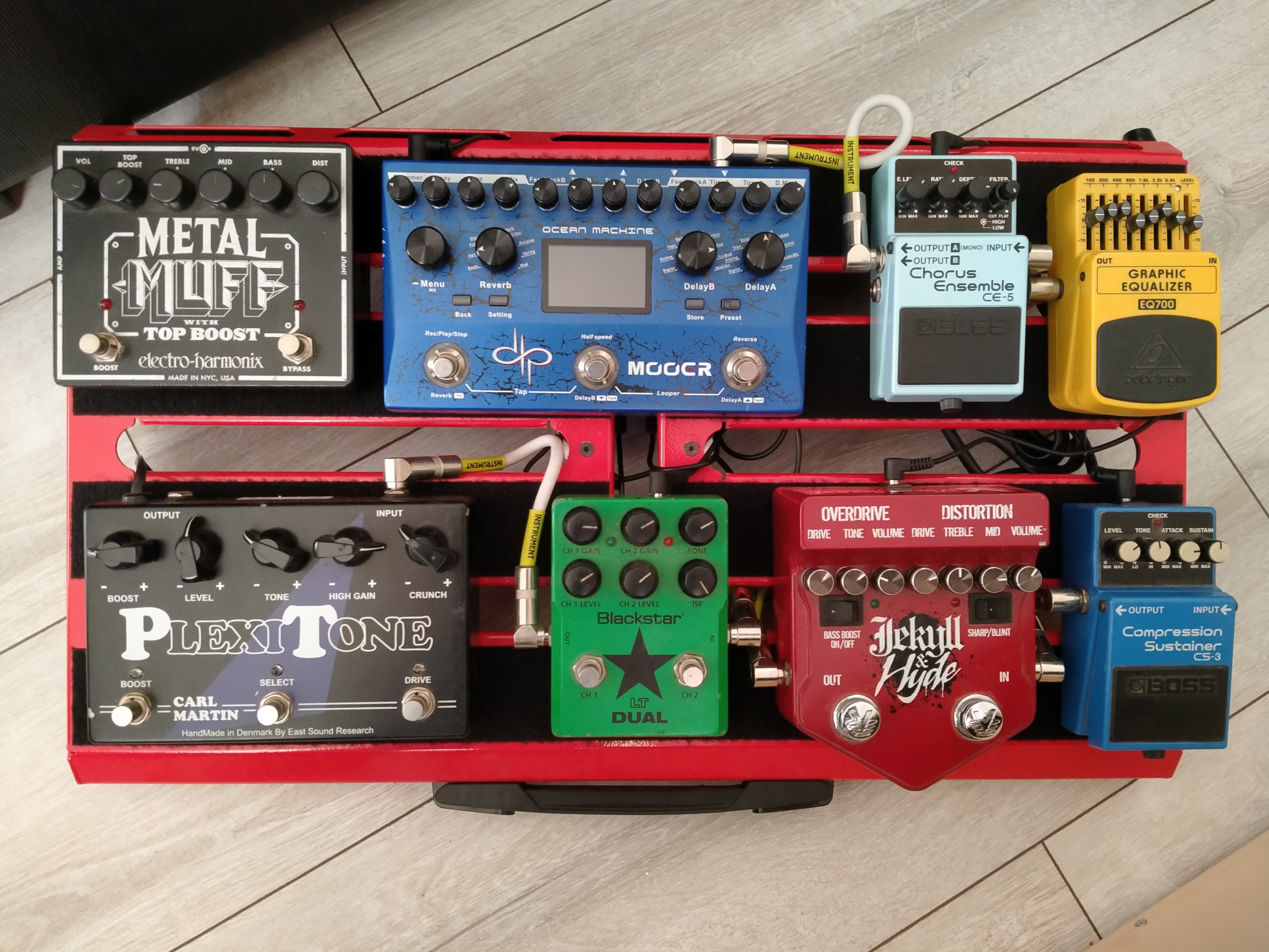 Özel tasarım kompakt pedalboard