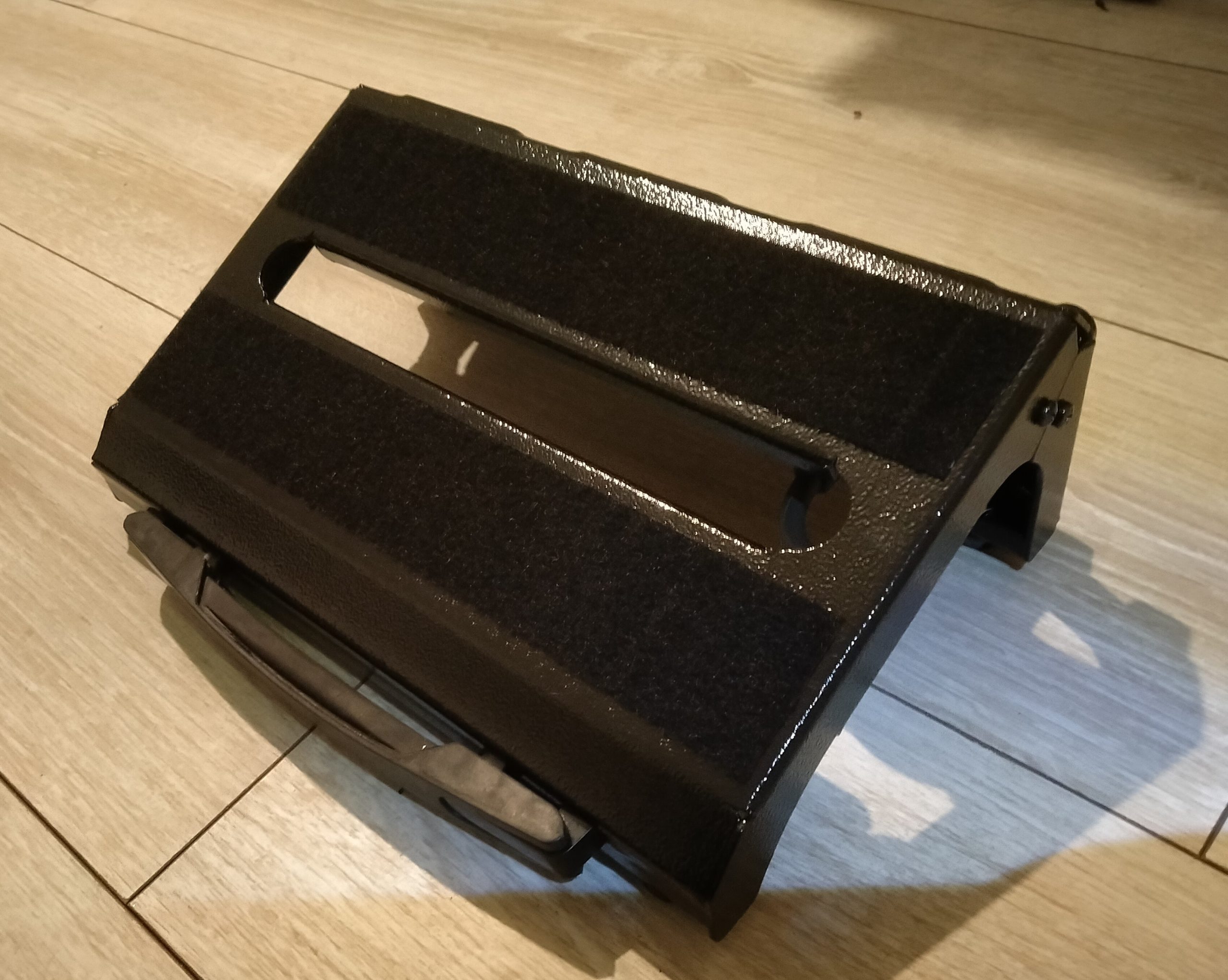 Özel tasarım kompakt pedalboard