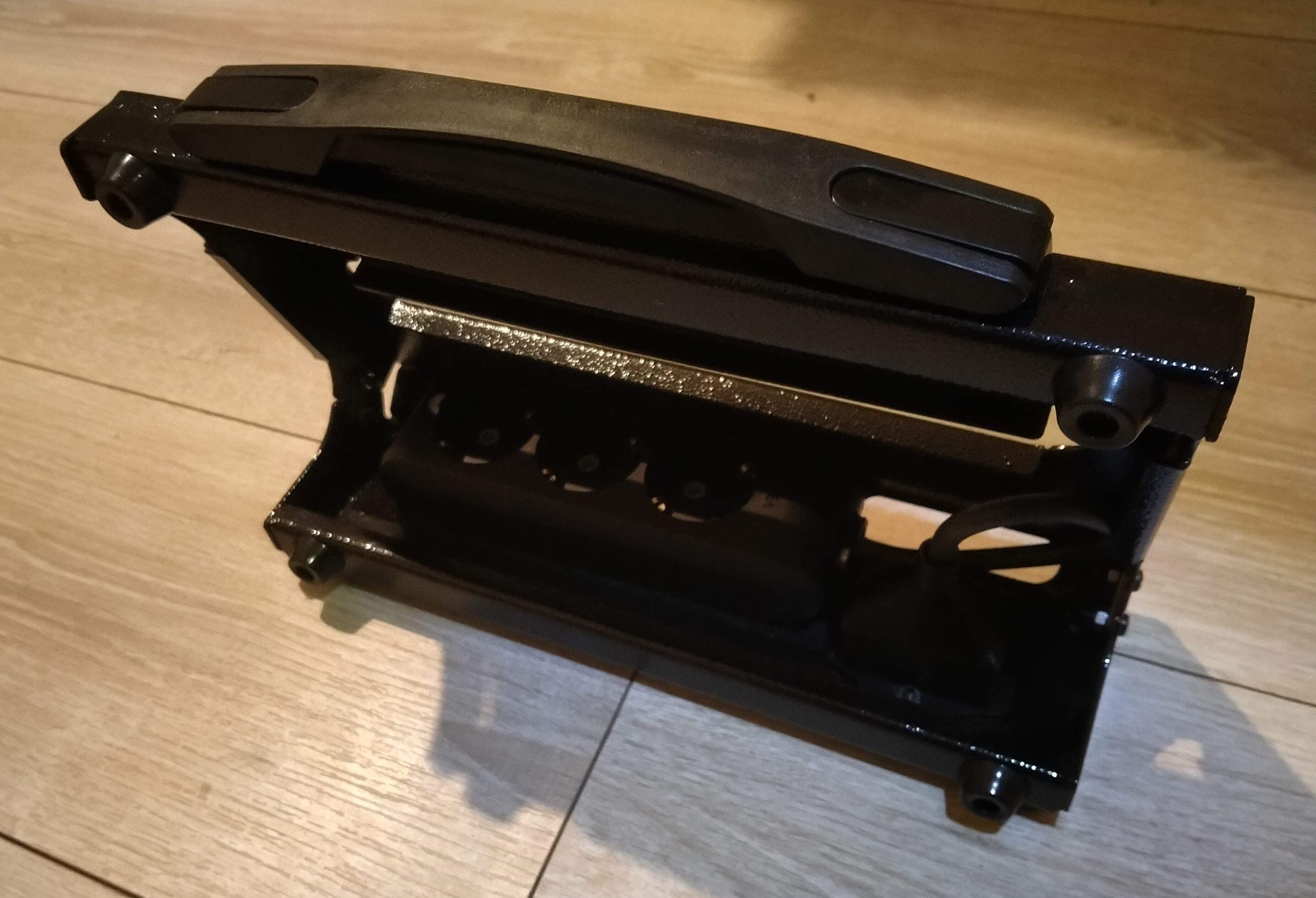 Özel tasarım kompakt pedalboard
