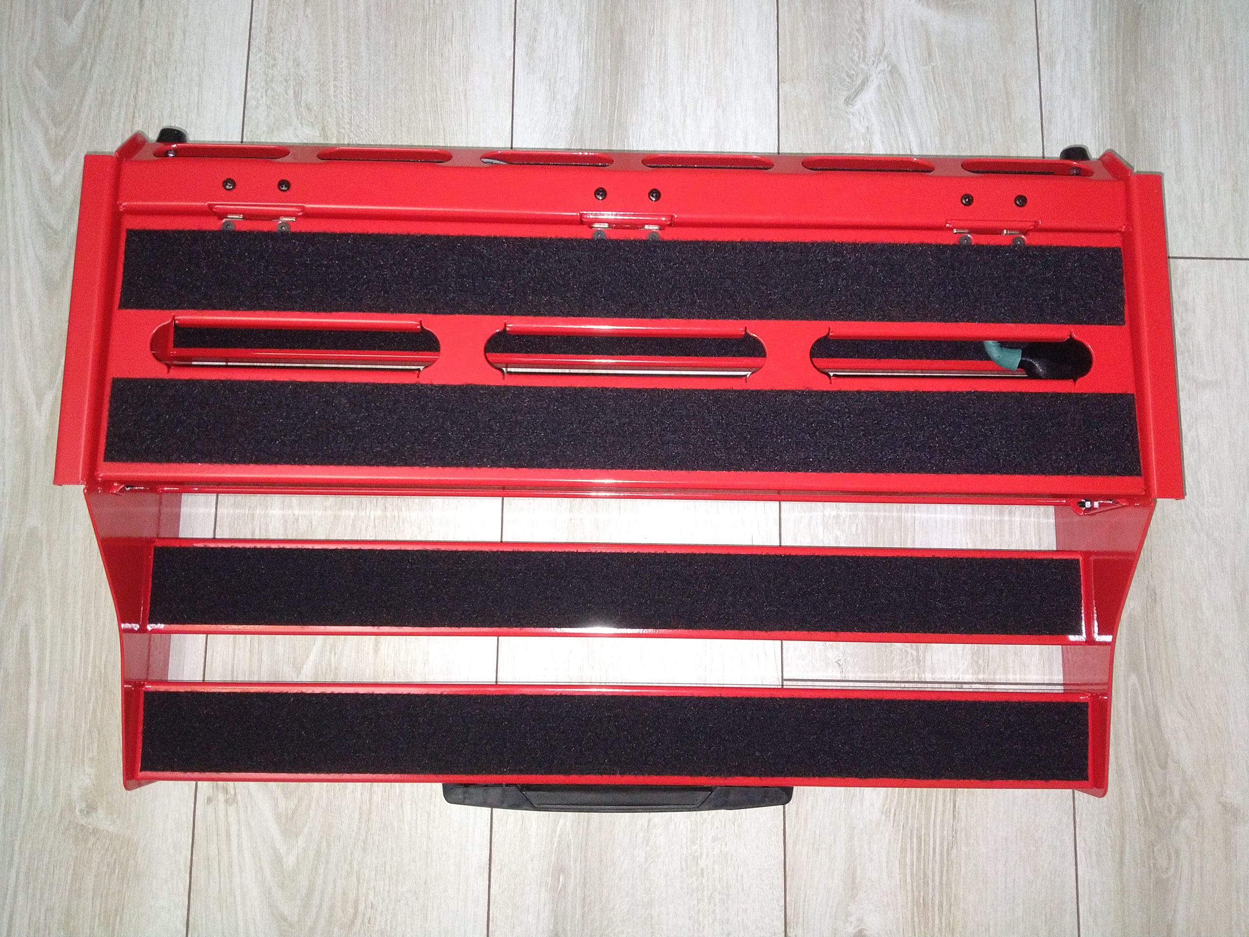 Özel tasarım kompakt pedalboard